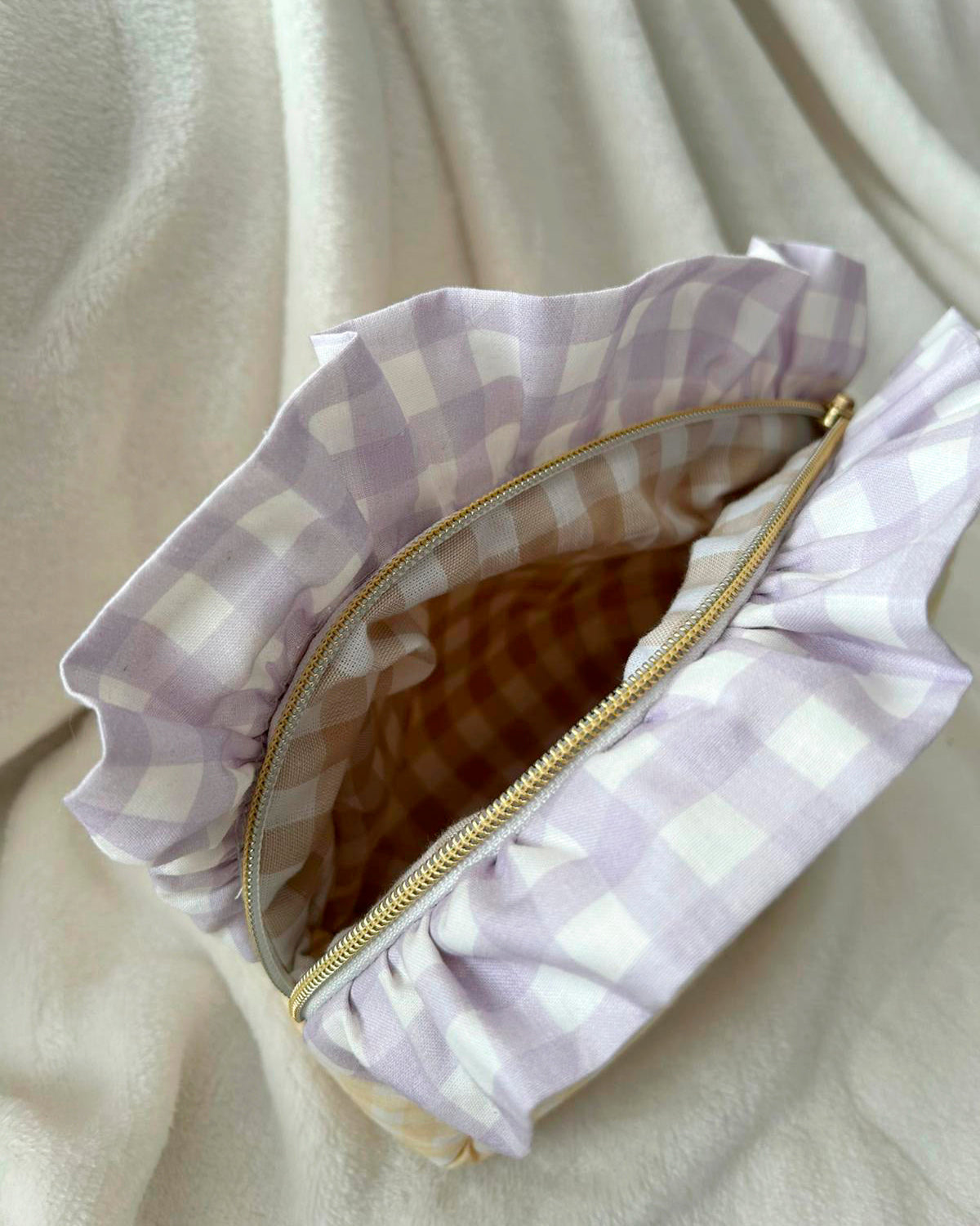 Neceser cuadrado volantes