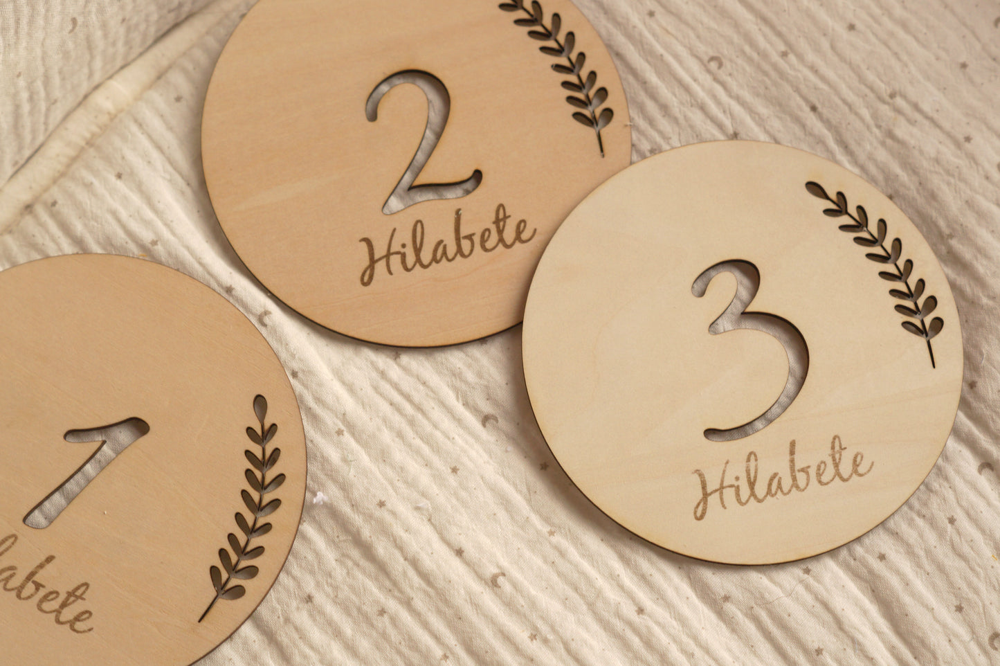 Placas meses bebé troquelado